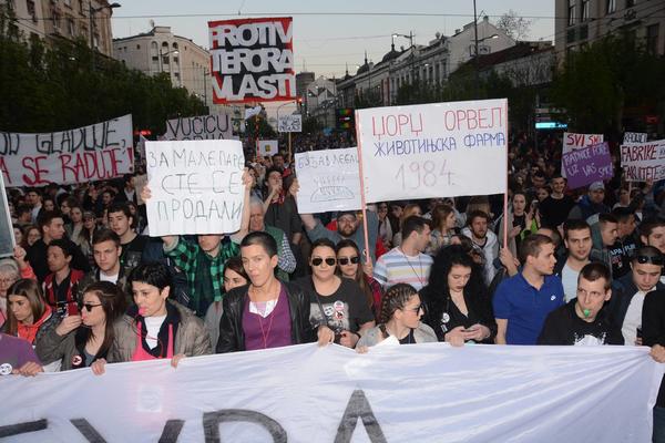 Osmi dan protesta je završen, novi zakazan za sutra u 18h ispred Vlade Srbije! (FOTO) (VIDEO)