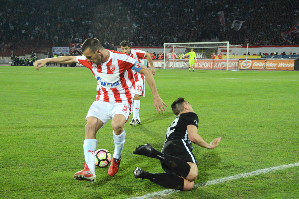 Samo je Luković dao izjavu posle poraza u derbiju: Probao je da objasni šta se desilo kod drugog gola! (VIDEO)