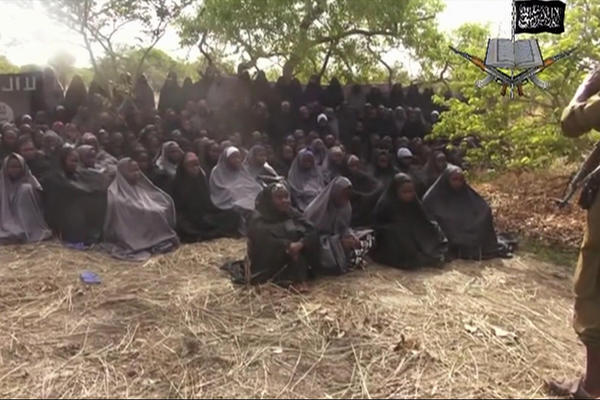 GOTOVO JE TRI GODINE PAKLA: Boko Haram konačno oslobodio 82 devojčice koje je držao u zatočeništvu!