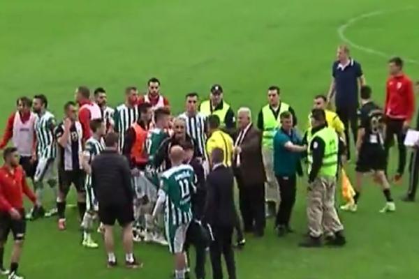 FUDBALE, UMRO SI: Snimak pokušaja nameštanja utakmice u Bosni, trener tukao golmana koji je odbio da "proda"! (VIDEO)