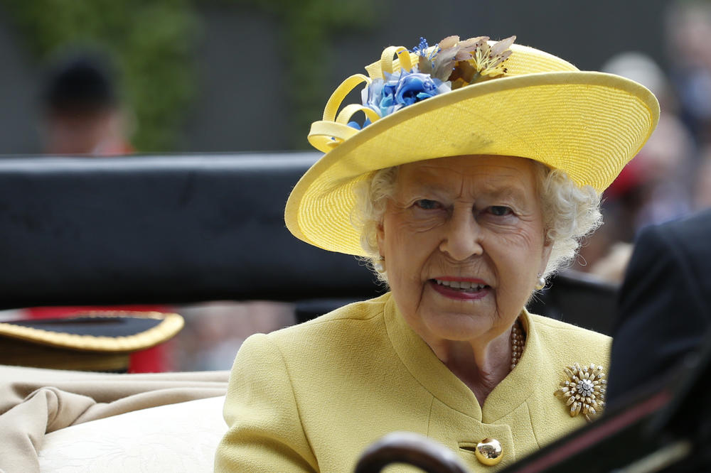 DUPLO SLAVLJE: Kraljica Elizabeta slavi danas, na USKRS rođendan, nema šanse da pogodite koji po redu!