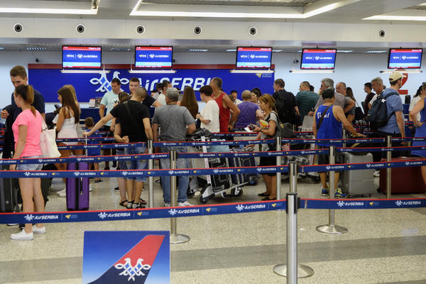 DRAMA U ATINI! Putnici Er Srbije 24 časa zarobljeni na aerodromu!