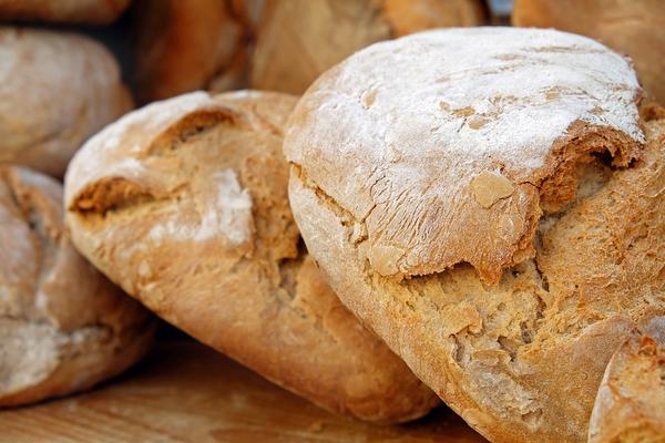 Ovo je najzdravija vrsta hleba na svetu! Preporučuje ga i čuveni kardiolog! (FOTO) (GIF)