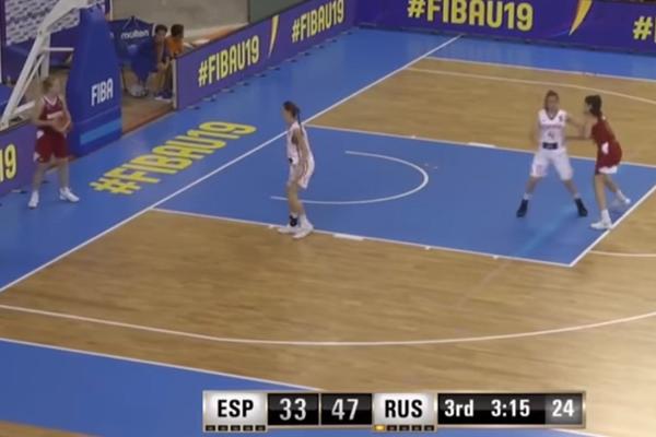 DA LI SE SMEJATI ILI PLAKATI? Ono što su uradile ruske i španske košarkašice nije viđeno na košarkaškim terenima! (VIDEO)