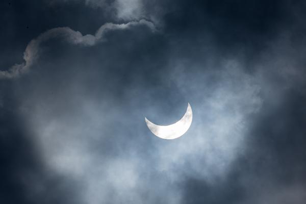 ISTORIJSKI DAN: Najbolje fotografije pomračenja Sunca ostaviće vas bez daha! (FOTO)
