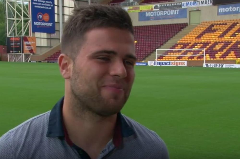 Posle šokantnog transfera u Vest Hem, najmlađi debitant u Superligi se vratio u Srbiju! (VIDEO)