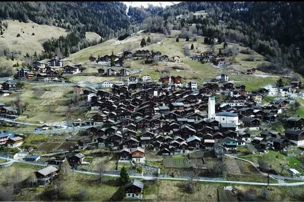 Sećate se sela u Švajcarskoj koje plaća 25.000 po osobi samo da se doselite? OVO JE PRAVA ISTINA