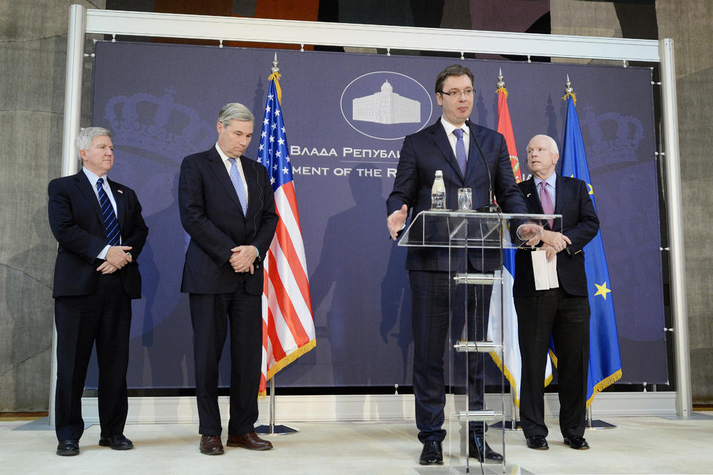 Ambasador SAD uručio Vučiću veliki koverat, čeka se saopštenje predsednika