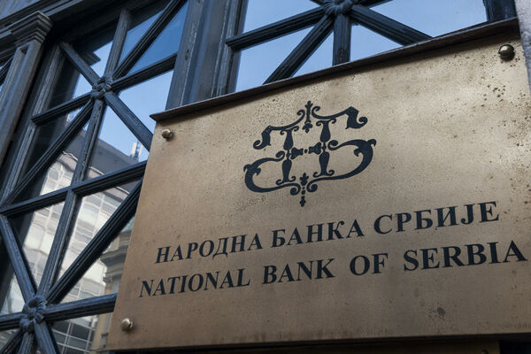 EVO ŠTA ĆE SE DANAS DESITI SA EVROM, OBRATITE PAŽNJU: Oglasila se Narodna banka Srbije, dolazi do PROMENE