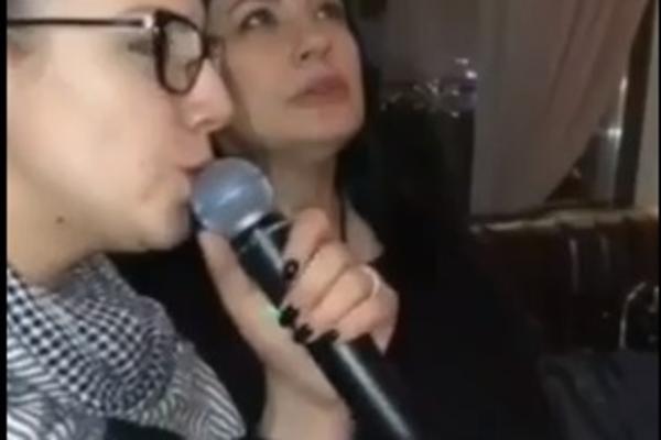 Klupska pevačica iz Kragujevca ODUŠEVILA Kaliopi! Zapevala i svojim glasom učinila da svi prisutni ZANEME (VIDEO)