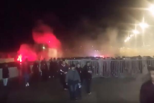 LUDI ČETVRTAK FRANCUSKIH HULIGANA: I navijači Liona pravili haos, pucali na policiju! (VIDEO)