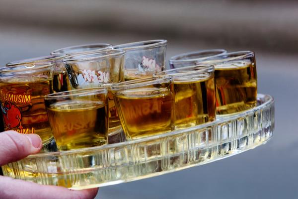 NAUČNICI OTKRILI KOJU UŽASNU STVAR ALKOHOL RADI NAŠEM MOZGU: Evo koliko mu je potrebno da se OPORAVI, JEZIVO