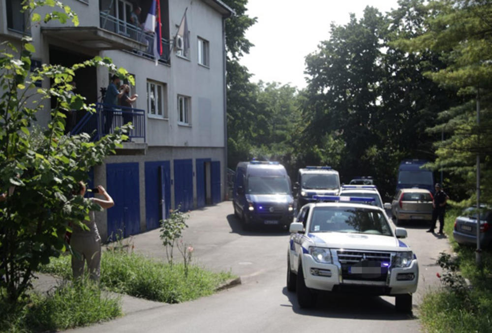Službenici hrvatske ambasade su posetili grupu uhapšenih navijača u pritvoru  