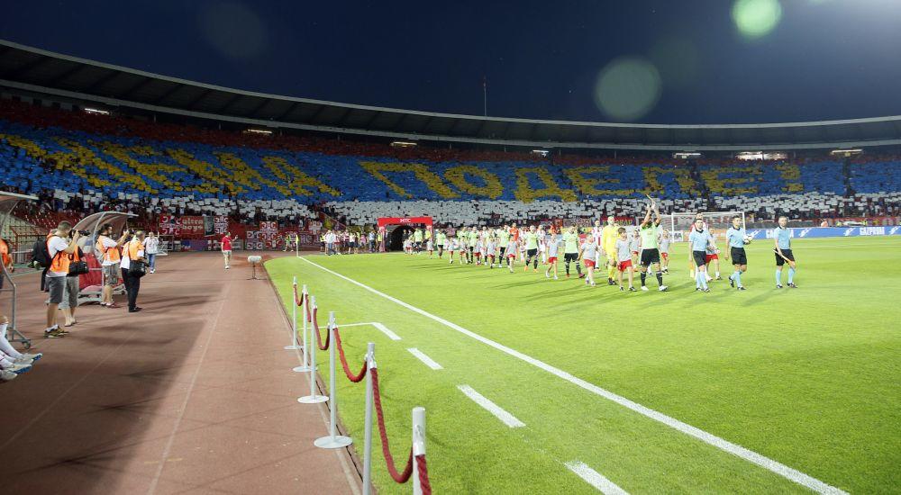 Koreografija Delija na početku utakmice Crvena zvezda - Spartak Trnava  