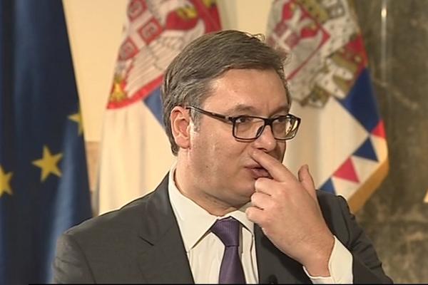 VUČIĆ ODBACUJE KRITIKE: Ne guše se medijske slobode u Srbiji!