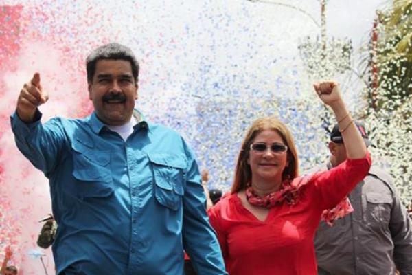 ZOVU JE 'LEJDI MAGBET' I 'BAJKERKA': Kažu da je zapravo ona najmoćnija osoba u Venecueli, svi ostali su njene lutke