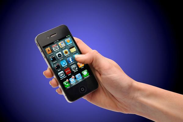 MOBILNI TELEFON JE OPASAN PO ZDRAVLJE: Telefonski lakat, SMS palac... 6 POVREDA koje mnogi DOŽIVE!