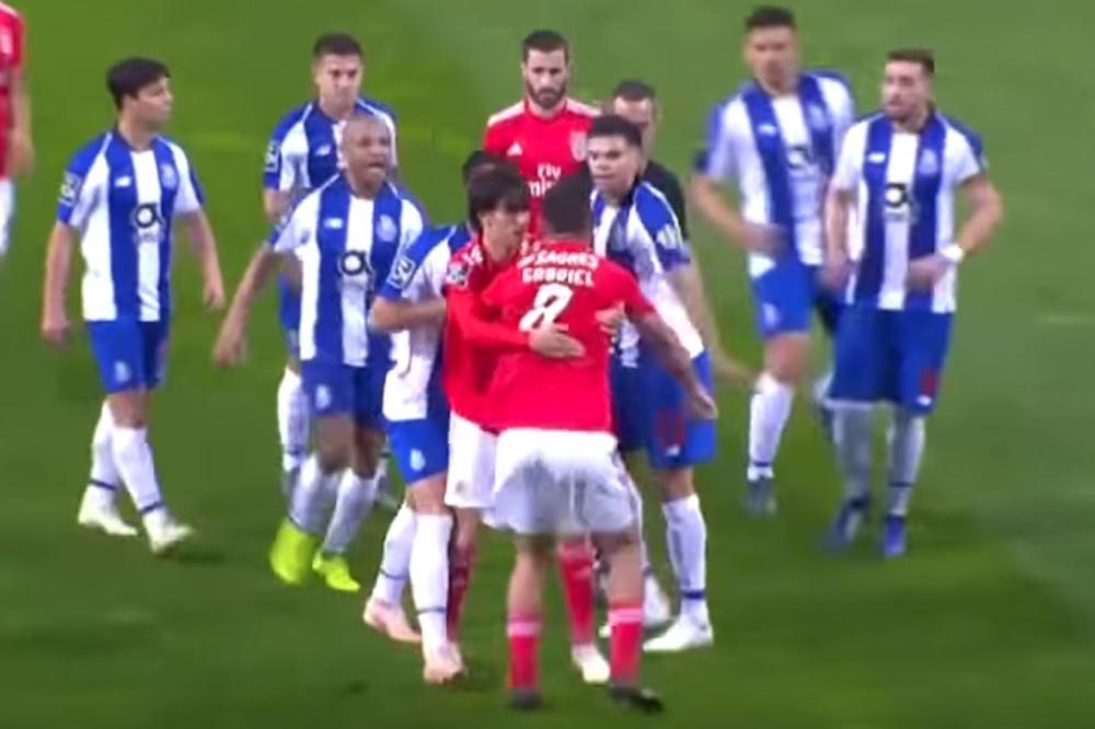 BENFIKA OKRENULA PORTO U PORTUGALSKOM DERBIJU: I tamo je bilo udaranje igrača, ali pao je i crveni karton zbog toga