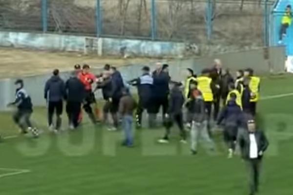 SAMO U ALBANIJI: Fudbalska liga prekinuta do daljeg zbog fizičkog nasrtaja na sudije!
