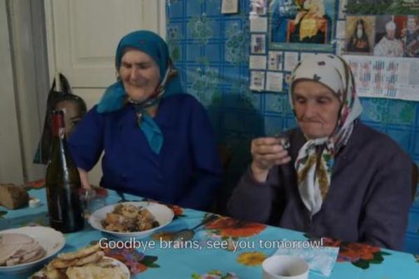 OTADŽBINA JE OTADŽBINA: Ovo su bake koje i dan danas žive u Černobilju i JEDU KONTAMINIRANU HRANU! (VIDEO)