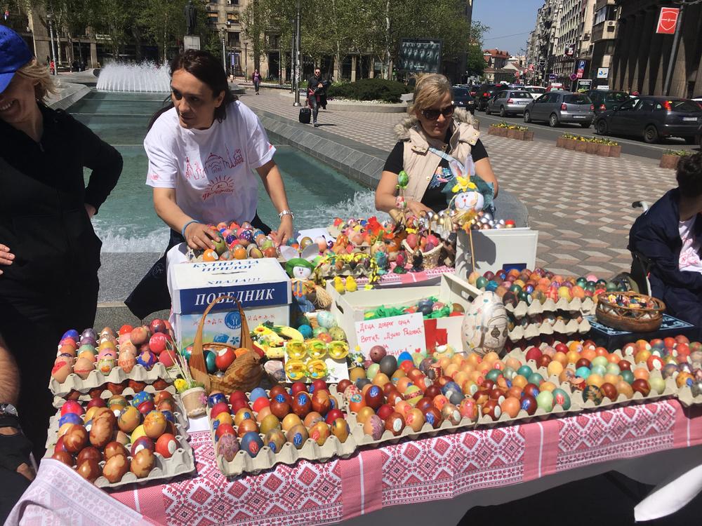 Humanitarna prodaja uskršnjih jaja na Trgu Nikole Pašića