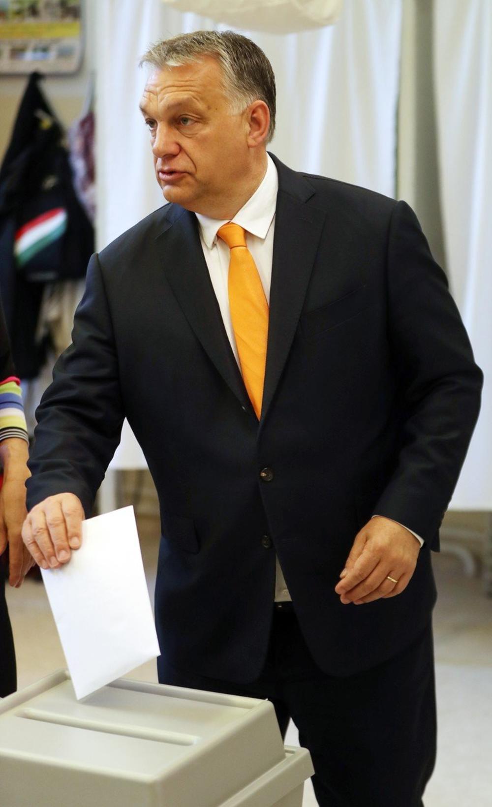 Viktor Orban na glasanju 