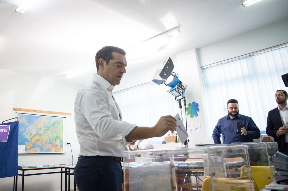 Aleksis Cipras na glasanju  