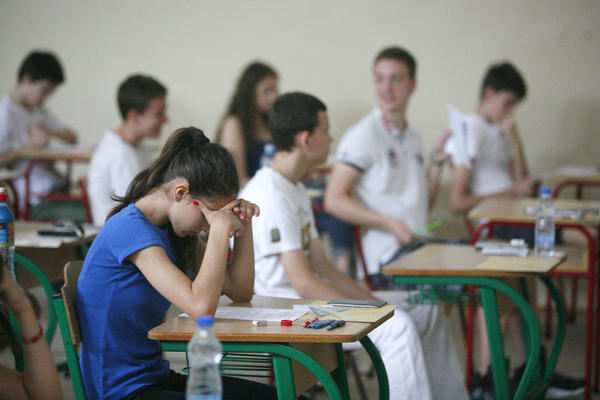 OBJAVLJENI DATUMI MALE MATURE: Kada će se polagati srpski, matematika i treći test?