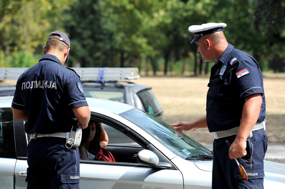 POLICIJA U KRUŠEVCU ZAUSTAVILA "BMW": Kada su videli vozača sve im je bilo jasno