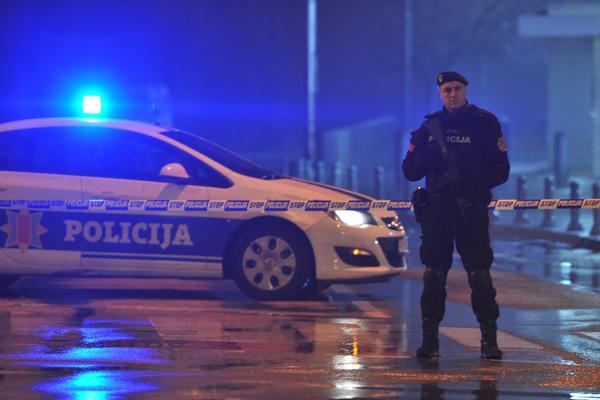 POLICIJA ISTRAŽUJE OKOLNOSTI INCIDENTA NA PUTU NIKŠIĆ-PODGORICA: Službeno vozilo prošlo kroz okupljene građane?