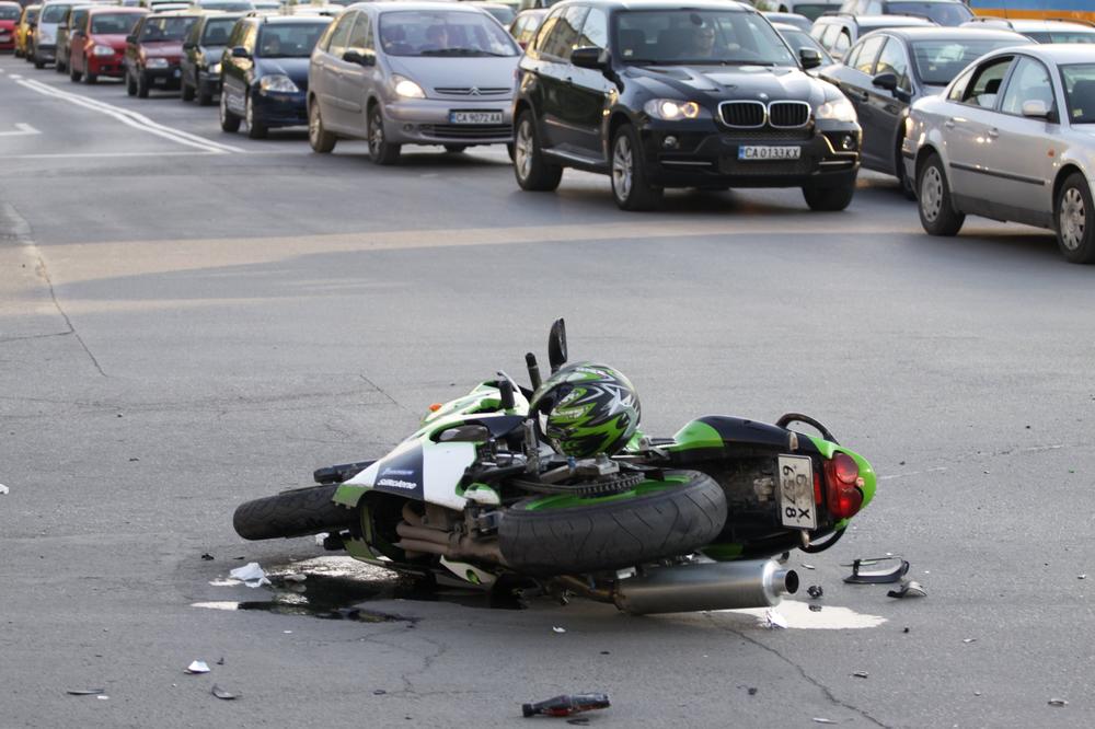 JEZIV SUDAR U NIŠU! Poginuo motociklista iz Bora, vozač "Forda" uhapšen zbog izazivanja teške nesreće