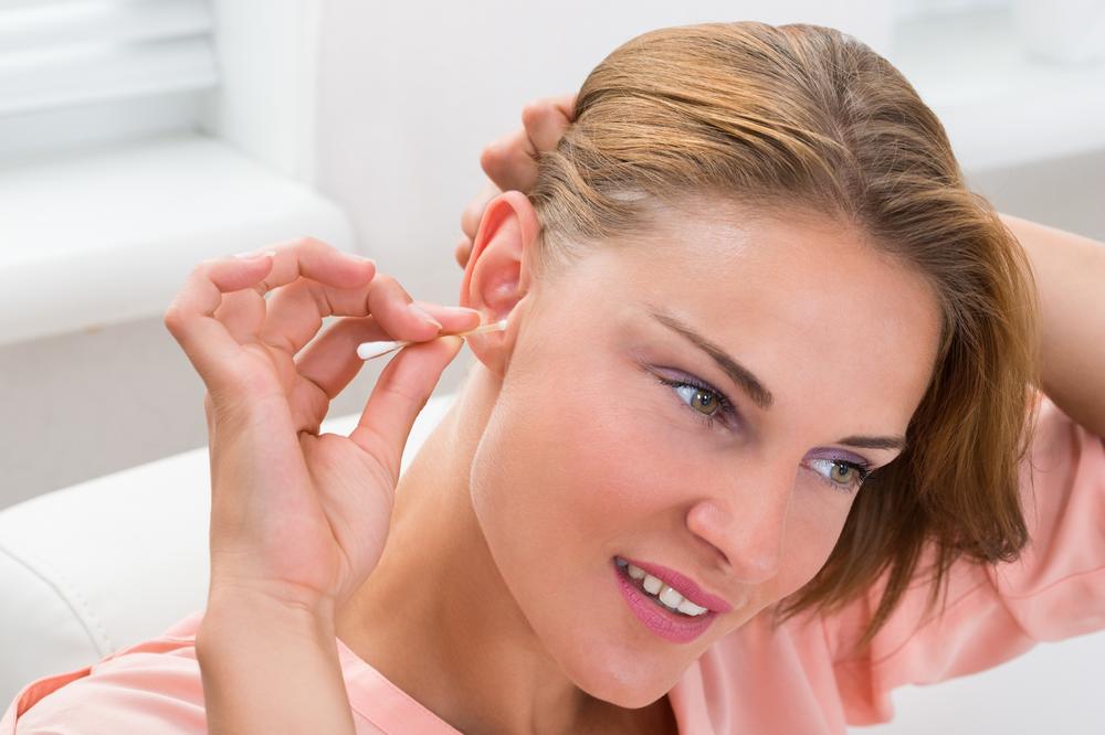 LEKARI UPOZORAVAJU: Zaboravite na ŠTAPIĆE za uši ako želite da sačuvate SLUH!