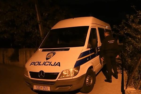 PUCNJAVA U HRVATSKOJ, IMA POVREĐENIH: Policija odmah reagovala, grad u panici!