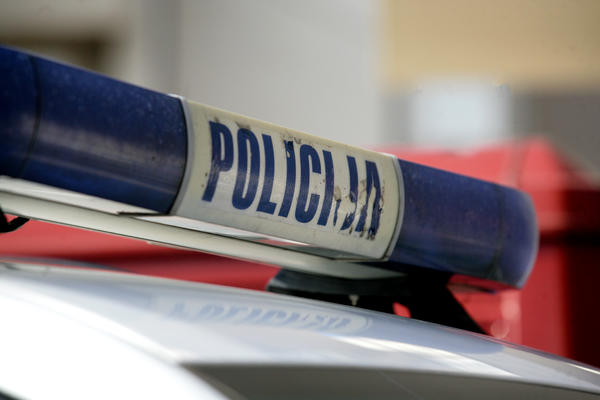 BRZA REAKCIJA POLICIJE: Uhapšen mladić sa Vračara zbog napada u dvorištu vrtića u Obrenovcu