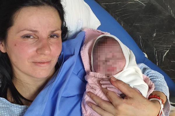 STIGLE PRVE BEBE U BEOGRAD: Marina Marković rodila sina, Nikolina Cvijetić ćerku (FOTO)