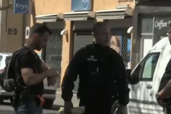 TERORISTIČKI NAPAD U FRANCUSKOJ: Uz povike "Alahu-akbar" ubio dvoje ljudi! Policija ga našla kad se molio na ulici!
