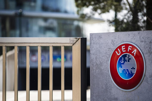 UEFA NE MOŽE DA ĆUTI NA SKLANANJE SPONZORA! Timovi su dobili upozorenje da se to više ne radi
