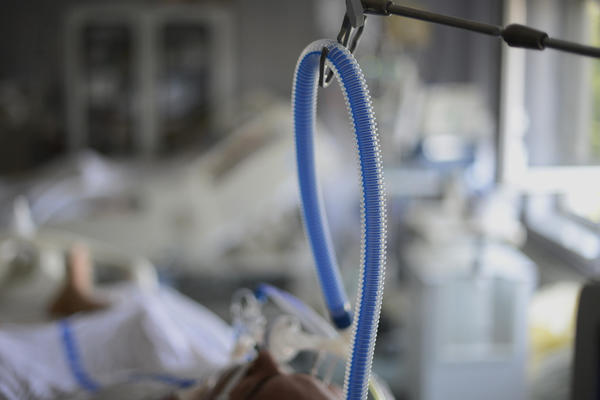 KORONA VIRUS U CRNOJ GORI: Jedna osoba preminula, još 43 novozaraženih