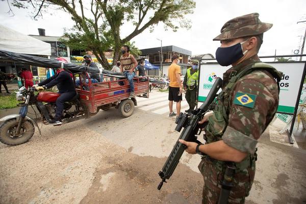 NAJVIŠI VOJNI KOMANDANTI PODNELI OSTAVKE U BRAZILU: Preko 1 stvari nisu mogli da pređu, to ih je UNIŠTILO!