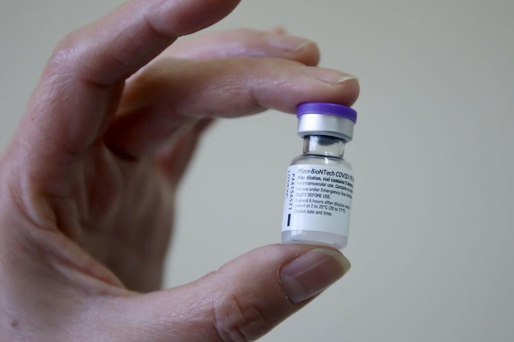 SAD: Odobena treća doza Fajzer vakcine za starije od 65