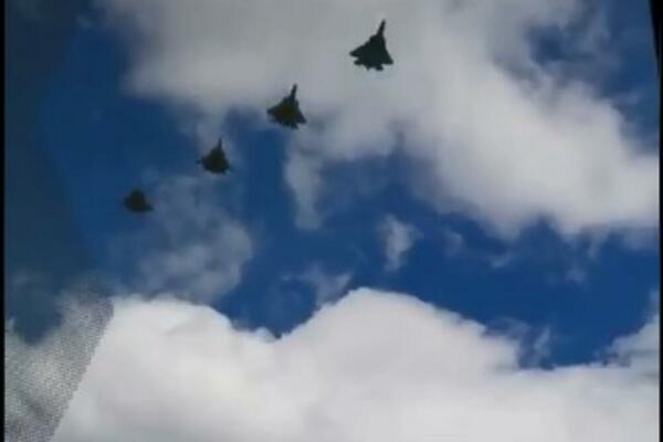 MOĆNI SU-57: Sam zvuk tog aviona uliva STRAH U KOSTI! (VIDEO)
