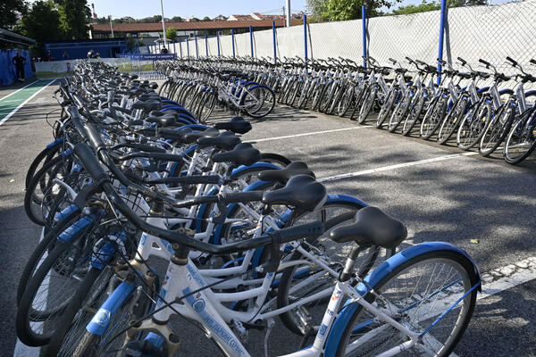 PRAVAC NA ADU! Obezbeđeno je 110 novih bicikala, SVI posetioci mogu da ih koriste za samo 150 DINARA!