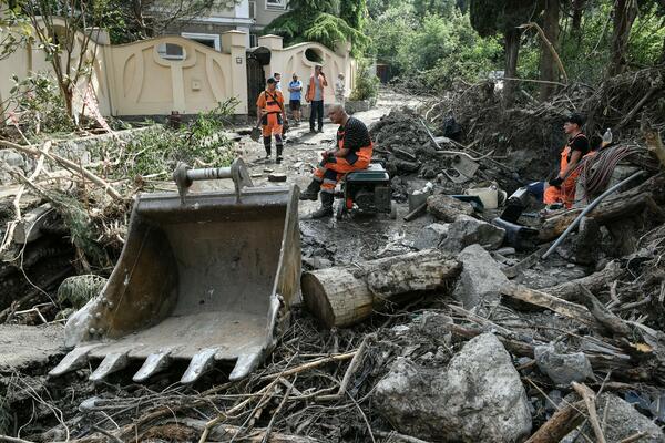 UŽAS NA KRIMU: Poplave odnele CEO GRAD, na desetine povređeno, ima i fatalnih žrtava! (FOTO)