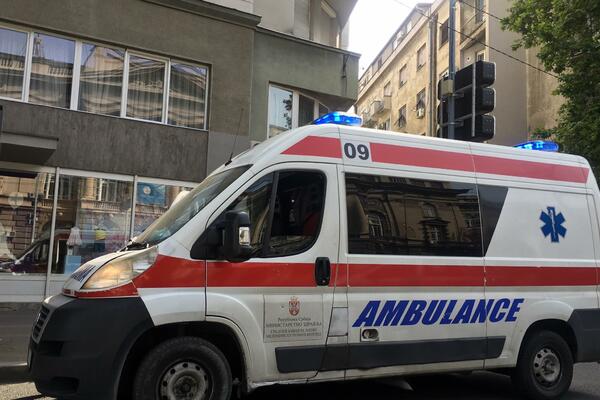 AUTOMOBIL SE ZAKUCAO U TRAKTOR: Strašna nesreća na putu Zrenjanin - Kikinda