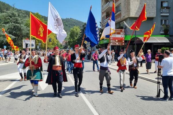 KAKAV PRIZOR U PRIJEPOLJU! Viorile se zastave Srbije, Albanije, bosne, Makedonije i Crne Gore (FOTO)