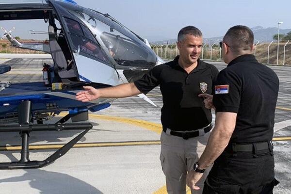Ministar Vulin na Eviji obišao pripadnike Helikopterske jedinice! (FOTO)