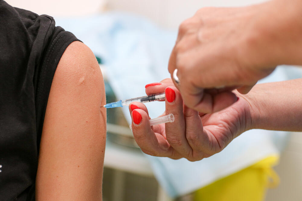 VIRUS NE BIRA ŽRTVE: U Podgorici vakcinisano 30 dece