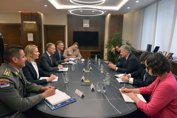 Ministar Stefanović se sastao sa pomoćnikom generalnog sekretara Ujedinjenih nacija Jenčom