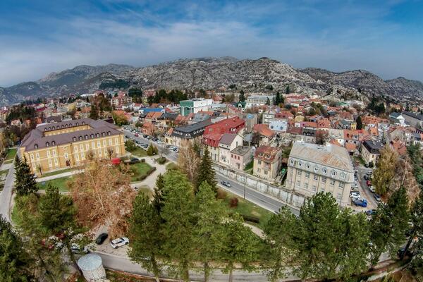 Građani Cetinja traže da se zaštiti Fakultet za crnogorski jezik i književnost