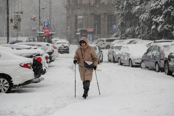 NAGLO ZAHLAĐENJE U BEOGRADU: Sneg u toku dana, pa obrt krajem nedelje - Detaljna vremenska prognoza do vikenda!